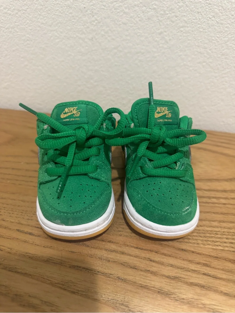 Nike SB Dunk Low Pro St. Patrick's Day Green Suede Gold Swoosh Gum Sole Size 4C